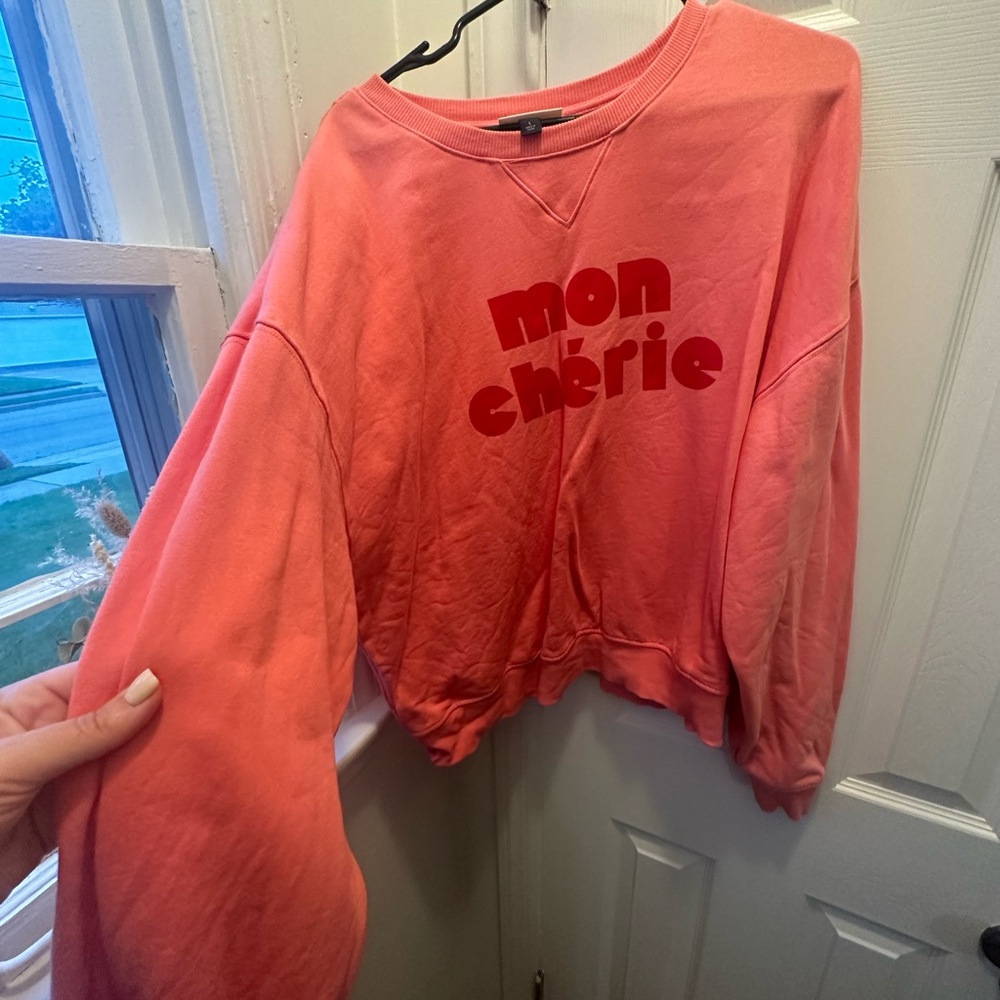 Universal Thread Mon Cherie Crewneck